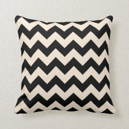 Black and Antique White Chevron Zigzag Kudde