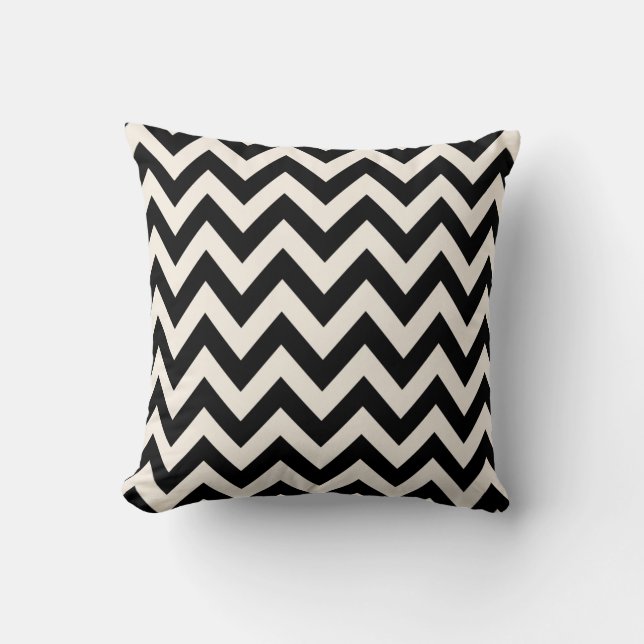 Black and Cream White Chevron, Zigzag Herringbone Kudde (Framsida)