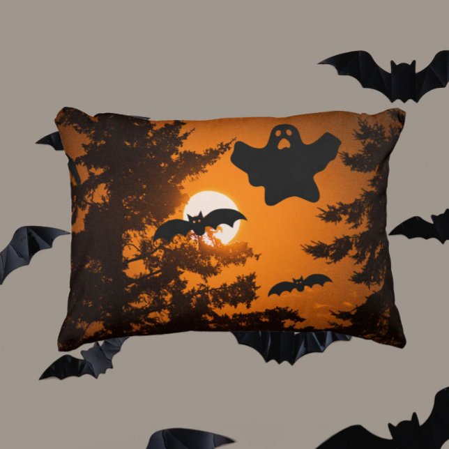 Black and Orange Spooky Halloween Nattscen Prydnadskudde (In Situ)