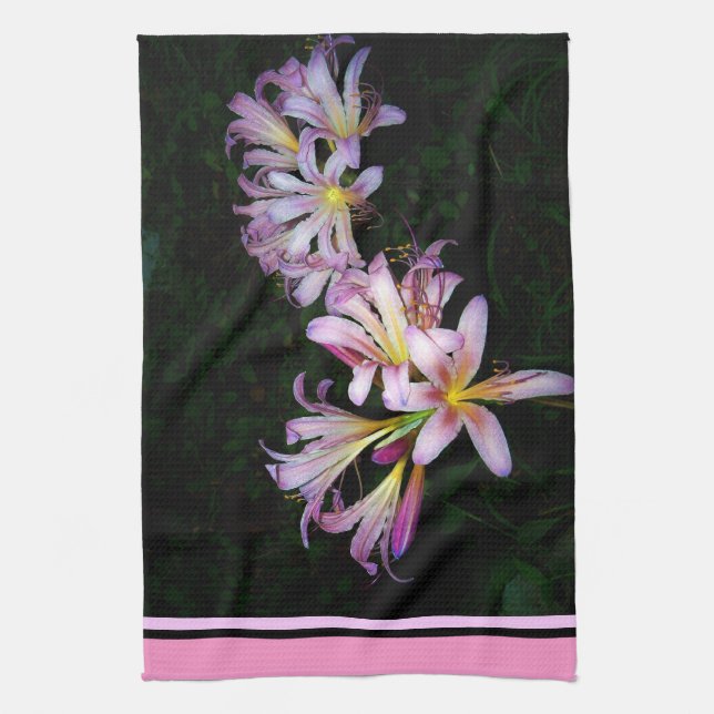 Black and Rosa Lily Kitchen Towel Kökshandduk (Vertikal)