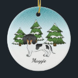 Black and Tan Pied Kort Hair Dachshund in Winter Julgransprydnad Keramik<br><div class="desc">Desteis ursprungliga tecknad illustration av ett sött, glatt hår svart och brunt piebald jackar hund av färg Dachshund. Hund placeras på en vinterscen med tre gröntar nära träd och fallande snö. Bakgrunden är en blå till vit övertoning som ge kallets vintag. Det finns också ett textområde som kan anpassas efter...</div>