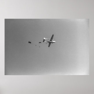 Black and White 1968 Paratroopers Jumping Flygplan Poster