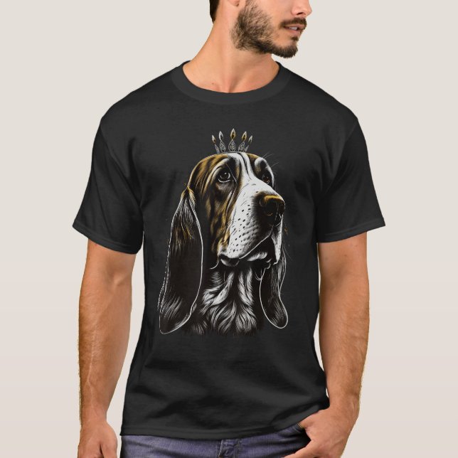 Black and White Basset Hound Dog on Crown Basset H T Shirt (Framsida)