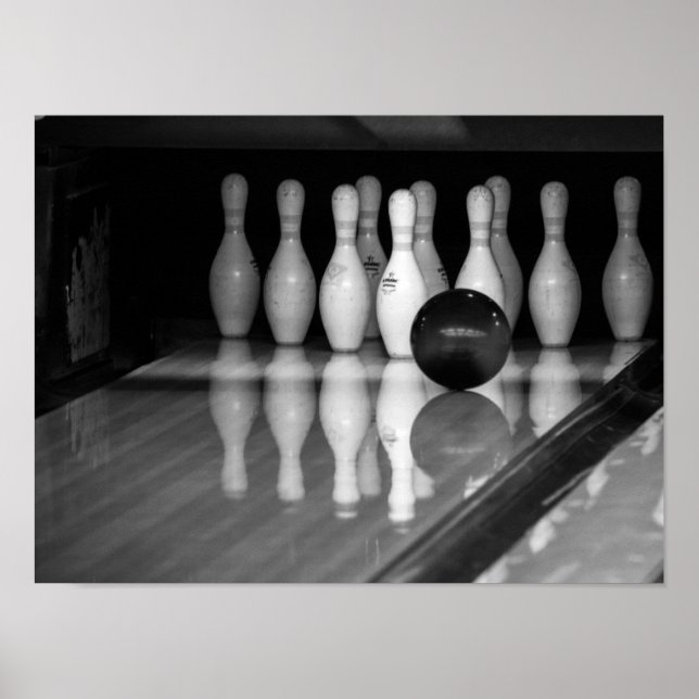 Black and White Bowling Poster (Framsidan)