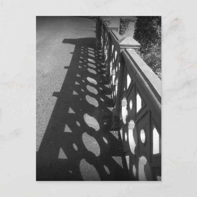 Black and White Bridge Casting Shadow Silhouette Vykort (Framsida)