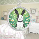 Black and White Bunny Necklace Silverpläterat Halsband<br><div class="desc">En söt svart och vit bunny i fält av vilda blommor. Digitalt skapat i en tecknad stil. för barn och vuxnor för perfektens utformning på många trendig-produkter! Anpassa bakgrunden till färg eller text!</div>