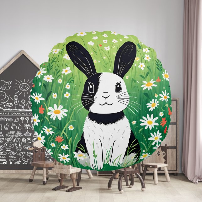 Black and White Bunny Round Pillow Rund Kudde (Skapare uppladdad)