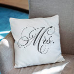 Black and White Chevron Rand Mrs. Kudde<br><div class="desc">Hans och hennes design.</div>