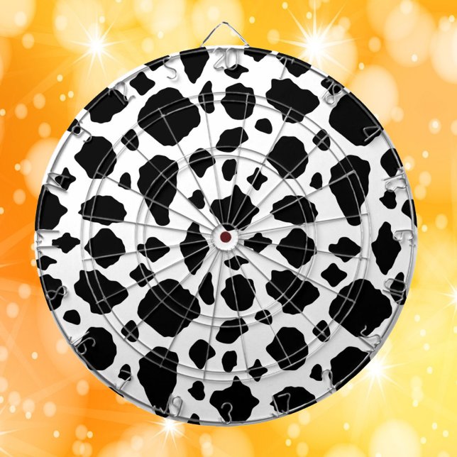 Black and White Cow Print Pattern Farmhouse Darttavla (A dartboard with a black and white cow pattern)