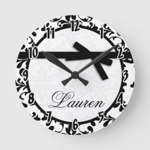 Black and White Damask Black Bow Clock Rund Klocka