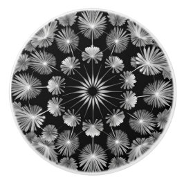 Black and White Dandelion Knopp