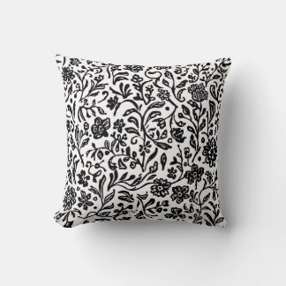 Black and White Floral Pattern Accent Kudde