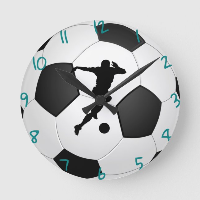 Black and White Football Clock Rund Klocka (Framsida)