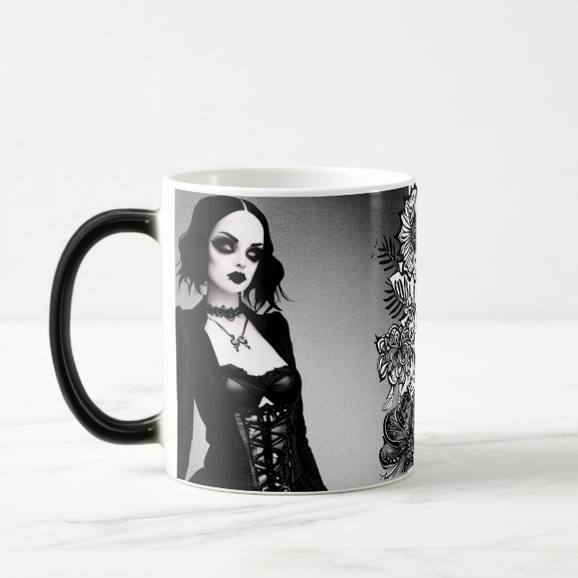 Black and White Gothic Girl Magisk Mugg (Vänster)