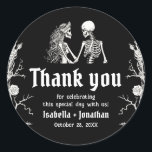 Black and White Gothic Halloween Skeleton Wedding Runt Klistermärke<br><div class="desc">💀 Black and White Gothic Skeleton Wedding Sticker – Halloween Edition Seal your love with a spine-chilling touch! 🕯️🖤 These Black and White Gothic Skeleton Wedding Stickers feature a hauntingly romantic skeleton couple in a vintage-inspired design — perfect for Halloween weddings, gothic ceremonies, or spooky fall celebrations. The timeless black-and-white...</div>