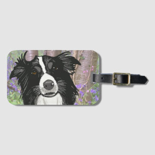 Black and White Gräns Collie in Bluebell Wood Bagagebricka