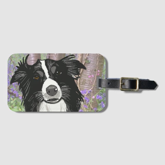 Black and White Gräns Collie in Bluebell Wood Bagagebricka (Framsida horisontal)