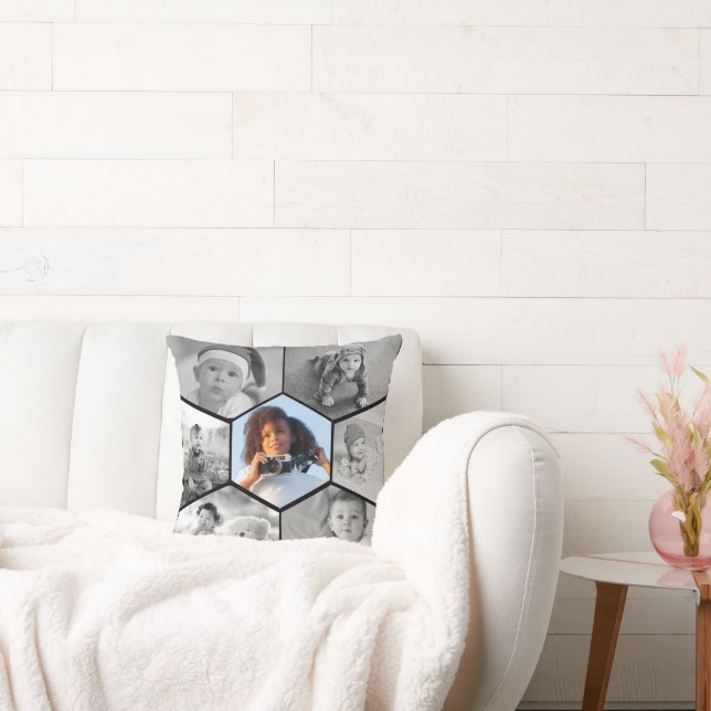 Black and White Hexagon Photo Collage Kudde (Soffa)
