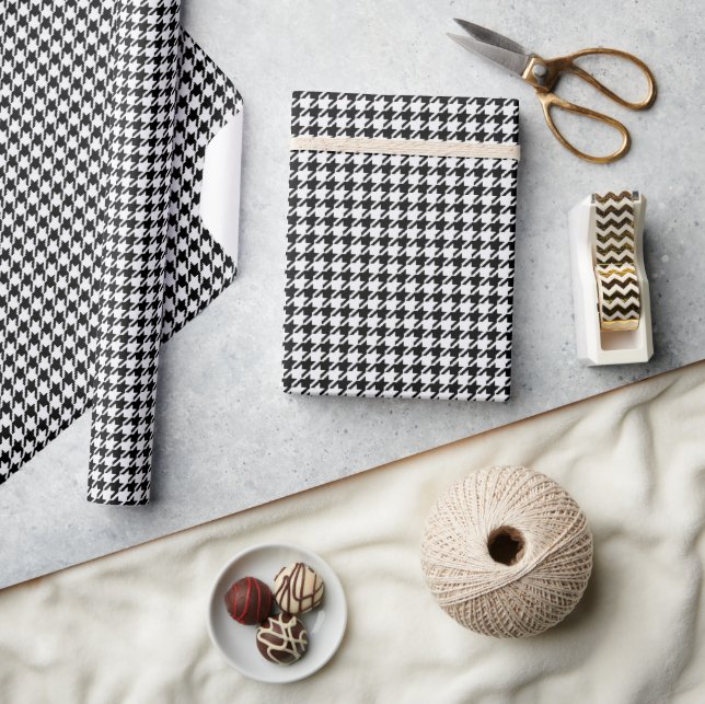 Black and White Houndstooth by Shirley Taylor Presentpapper (Hantverk)