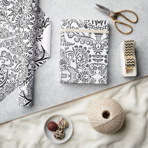 Black and White Mehndi Paisley Indian Mönster Presentpapper