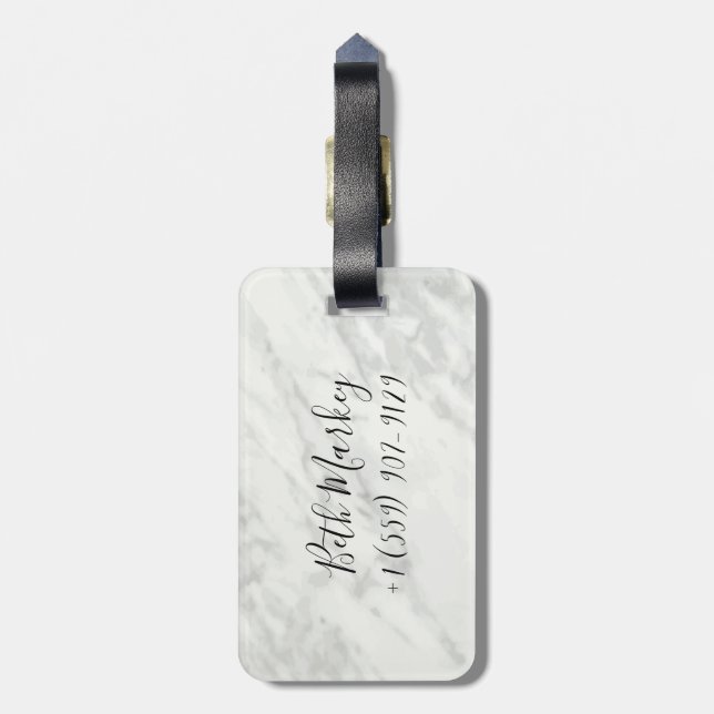 Black and White Modern Marble Monogrammed Anpassni Bagagebricka (Baksidan Lodrät)