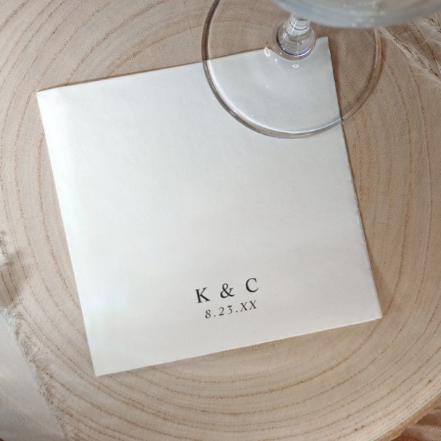 Black and White Modern Minimalist Simple Wedding Pappersservett (Black and white wedding napkins with minimalist initials and elegant modern typography)