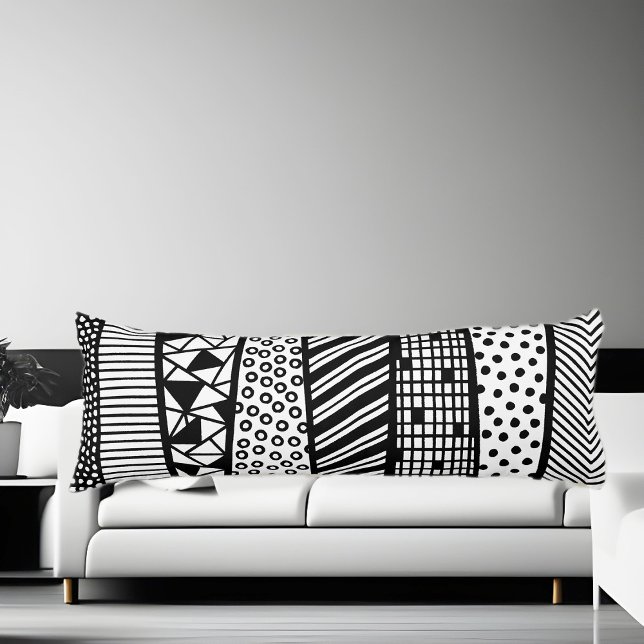 Black and white - modern pattern kroppskudde (Skapare uppladdad)