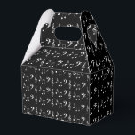 Black and White Musik noter Music Älskare Musician Presentaskar<br><div class="desc">Black and White Musik noter Music Älskare Musician Favor Box designad av Nisha Prabhu CuteHomeGifts. En fantastisk gåva till vilken musiker som helst. För musiker. För musiken älskare! Den här låset har en kontrasterad utformning av vitt musik noter över en svart bakgrund. Det här är perfekten för både professioneller och...</div>