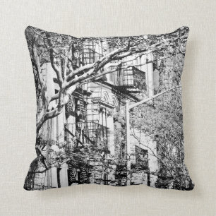 Black and White NYC Brownstone-kudde Kudde
