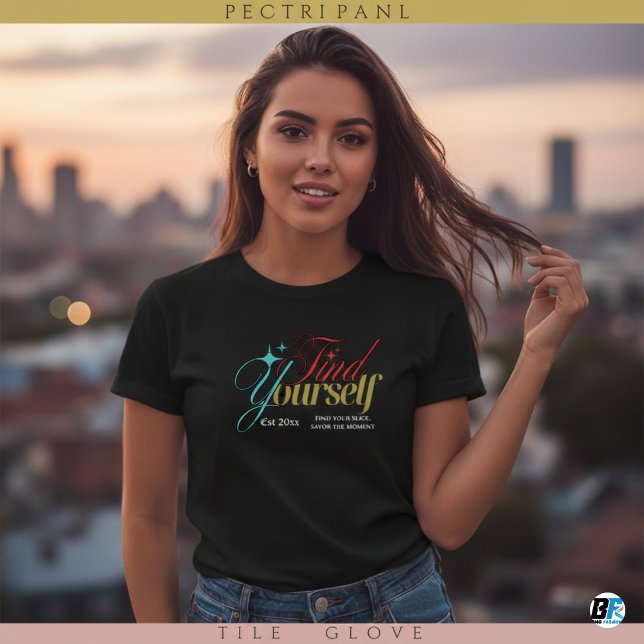 Black and White Simple Elegant "Find Yourself " T Shirt (Skapare uppladdad)