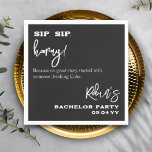 Black and White Sip Sip Hooray Bachelor Pary Groom Pappersservett<br><div class="desc">Svartvit minimalistisk "Sip,  sip,  Hooray!" Funny Personlig Cocktail Napkins for Bachelor Party | Svart Anpassningsbar Napkins med Namn och Date Du kan även ändra färg på text och bakgrund. Roligtens skript "För ingen underbar artikel började med att någon dricker koks."</div>