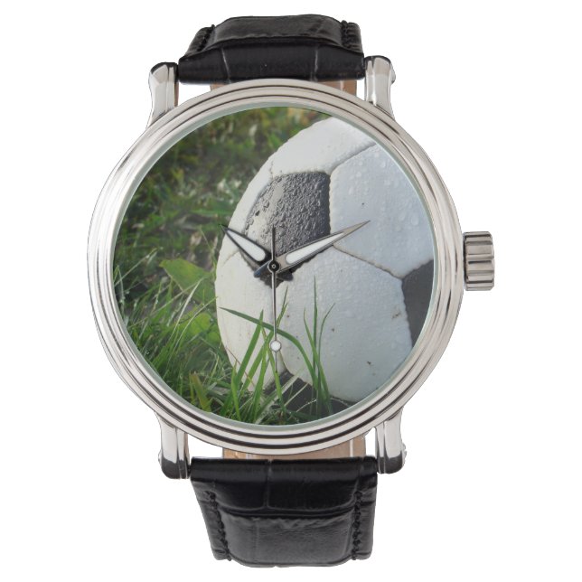Black and White Soccer Ball in Grönt Grass Armbandsur (Framsida)