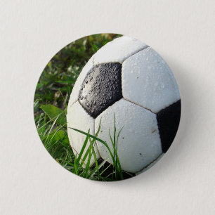 Black and White Soccer Ball in Grönt Grass Knapp