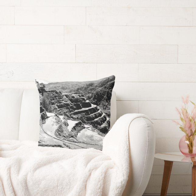 Black and White Symphony of the Banaue Rice Terrac Kudde (Soffa)