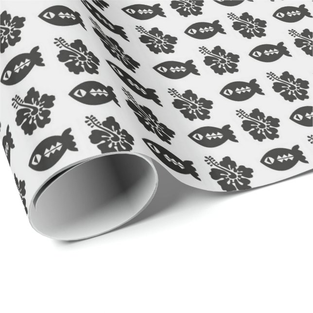 Black and White Tiki Fish and Flower Pattern Presentpapper (Rullad Hörn)