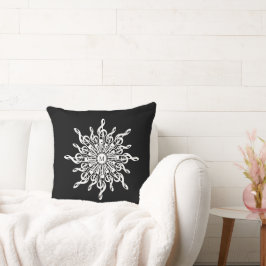 Black and White Treble Clef Snowflake Monogram Kudde