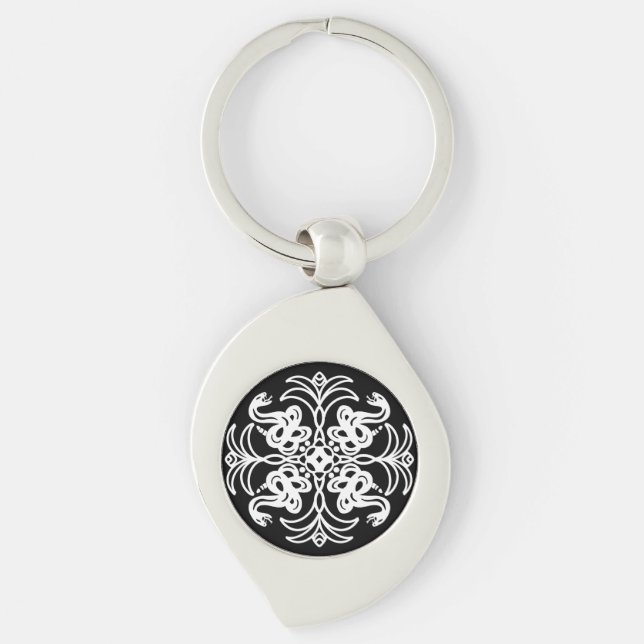 Black and White Tribal Rattlesnake Mandala Swirl Silverfärgad Nyckelring (Framsidan)
