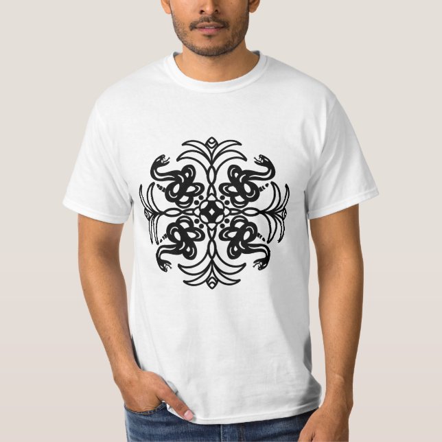 Black and White Tribal Rattlesnake T Shirt (Framsida)