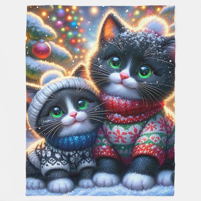 "Black and White Tuxedo Kittens första jul" Fleecefilt (Framsidan)