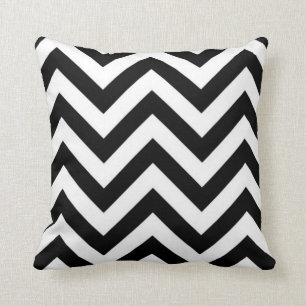 Black and White Zig Zags Cushion Kudde