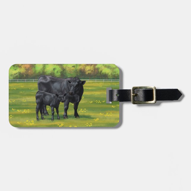 Black Angus Cow & Cute Calf på sommarbetesmark Bagagebricka (Horisontell Framsida)