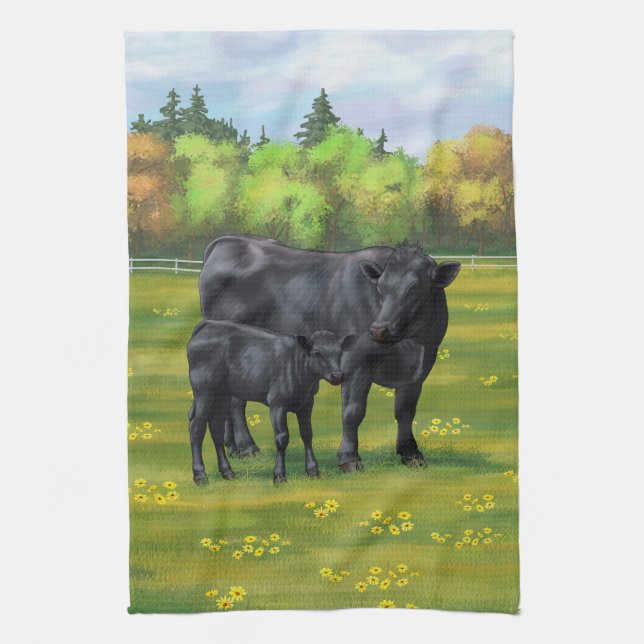 Black Angus Cow & Cute Calf på sommarbetesmark Kökshandduk (Vertikal)