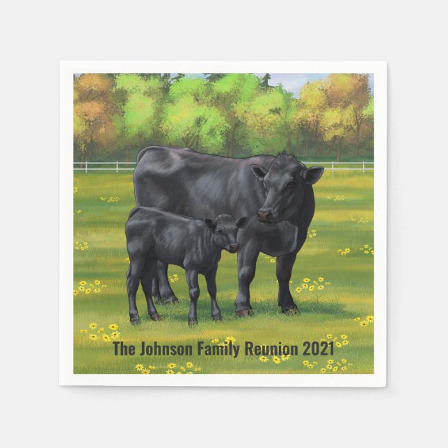 Black Angus Cow & Cute Calf på sommarbetesmark Pappersservett (Framsidan)