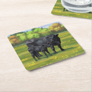 Black Angus Cow & Cute Calf på sommarbetesmark Underlägg Papper Kvadrat