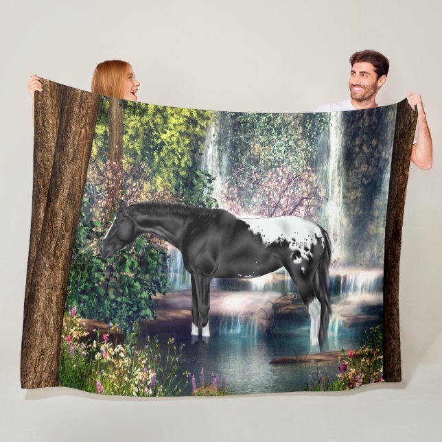 Black Appaloosa Horse Waterfall Background Fleecefilt (På plats)