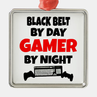Black Bälte by Day Gamer by Natt Julgransprydnad Metall