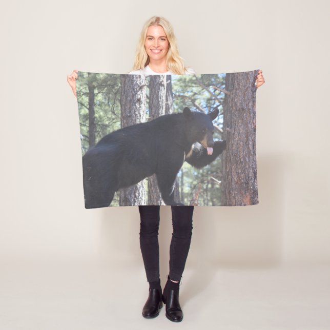 Black Bear Fleece Blanket (På plats)