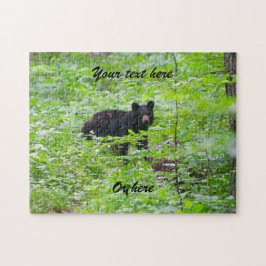 Black Bear in forest Pussel