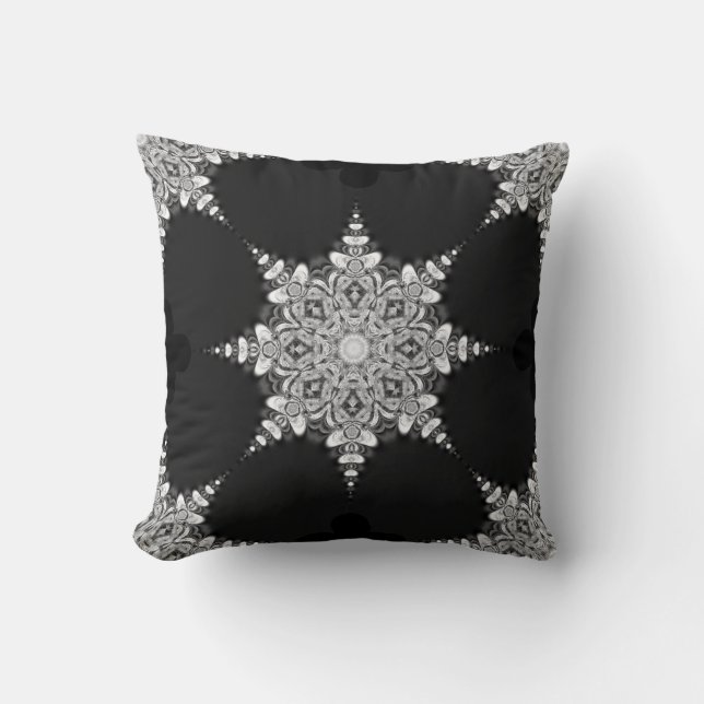 Black Beauty Mandala Snowflake Cushion Kudde (Framsida)