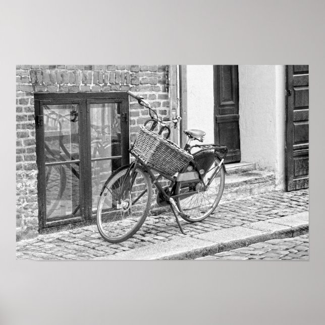 Black Bicycle with Big Basket, Köpenhamn, Danmark Poster (Framsidan)